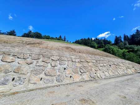 Plaz Črni Vrh 15, 16 (2)